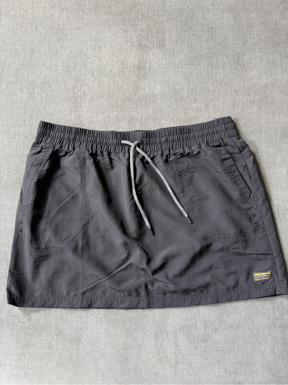 LL Bean Camp Skirt Womens Medium Black Nylon Pull On Hiking Active Mini Skirt